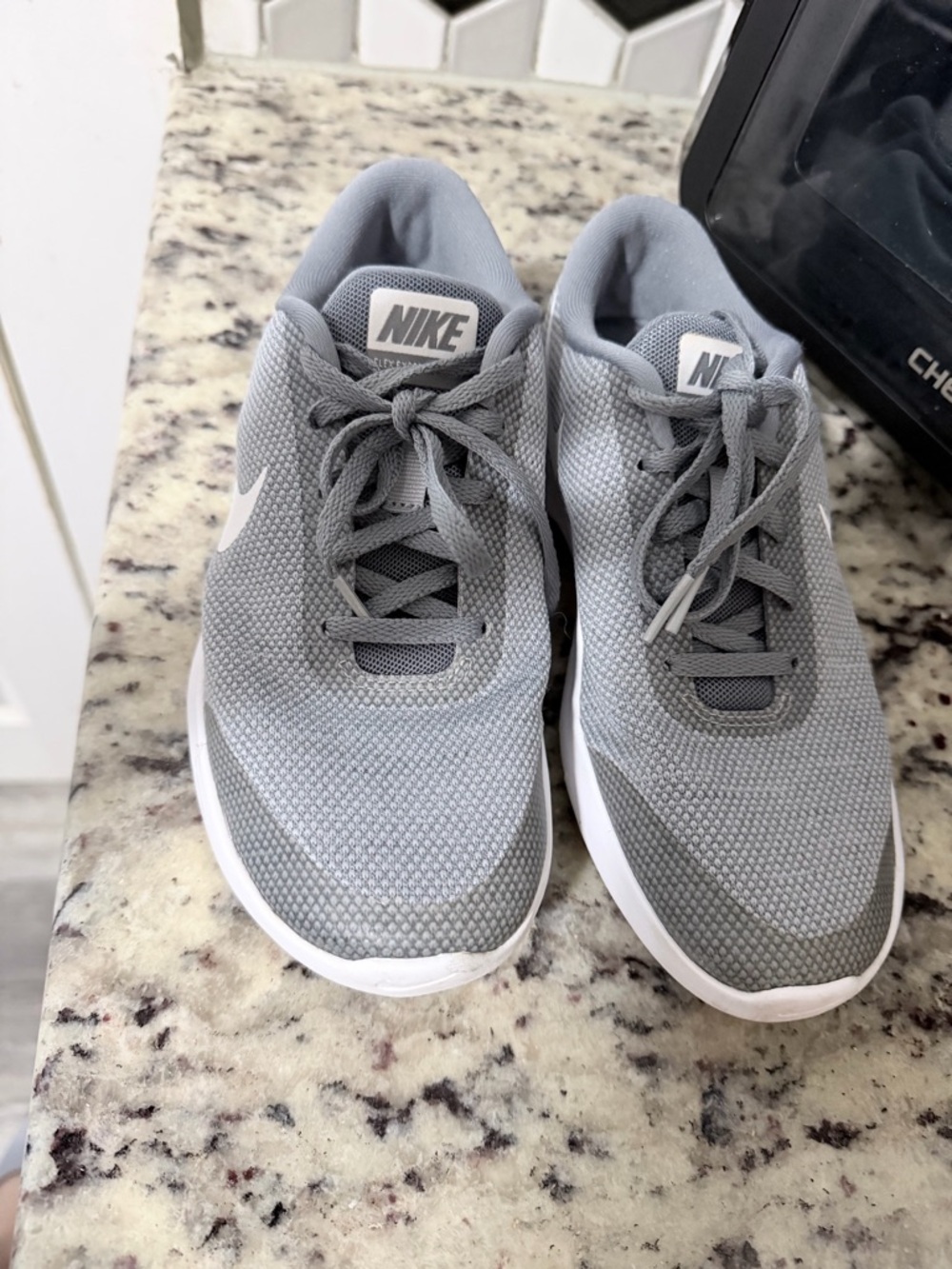 Nike Flex Experience RN 7 Gray White Mesh Athletic Sneakers Unisex Kids Size 6